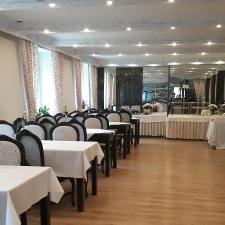 Hotel Iskra 3*