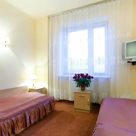 Hotel Iskra 3*