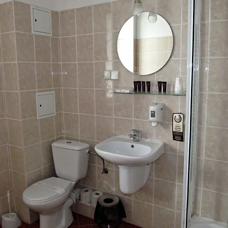 Hotel Iskra 3*