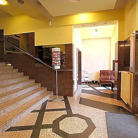 Otel Iskra 3*