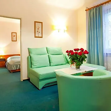 Iskra Otel