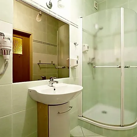 Iskra Szálloda 3*