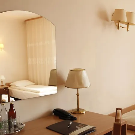 Iskra Hotel 3*