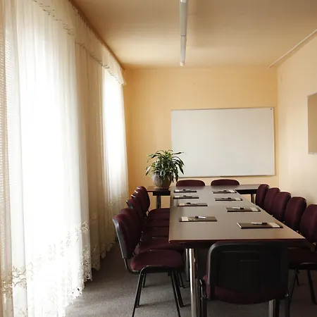 Iskra Hotel 3*