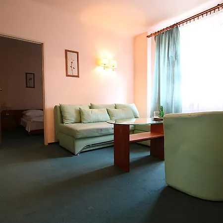 Iskra Hotel