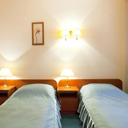 Hotel Iskra 3*