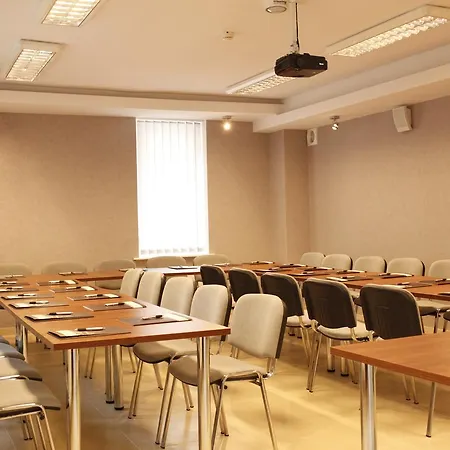 Iskra Hotel 3*