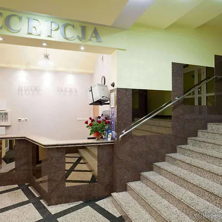 Iskra Hotel 3*